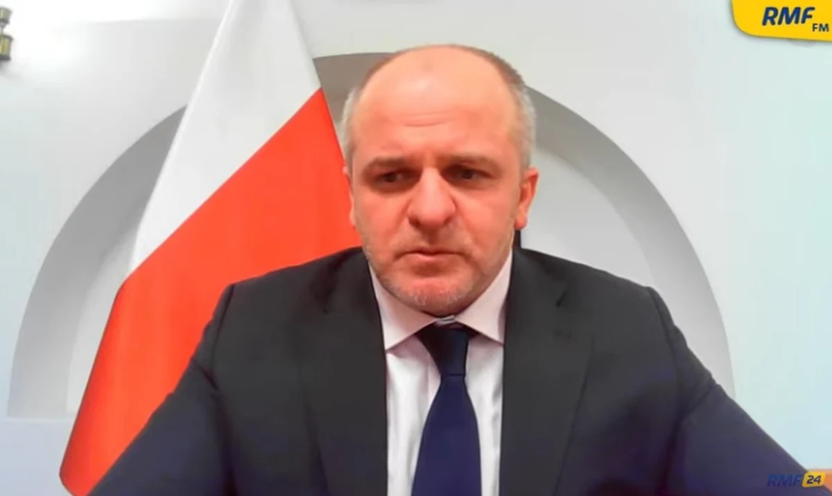 "Miedwiediew będzie siedział obok Putina w Hadze, tak samo Ławrow. Mają fioła na punkcie Polski od dawna" - mówił w Popołudniowej rozmowie w RMF FM Paweł Kowal. Czy opozycja poprze projekt zmian w konstytucji, dotyczący wydatków na armię i pozbawienia majątków rosyjskich oligarchów? "Nie ma dziś takiej sprawy, do której byśmy na poważnie nie podeszli. Zachęcam wielu polityków opozycji, żeby usiąść konstruktywnie do rozmów" - powiedział poseł Koalicji Obywatelskiej.