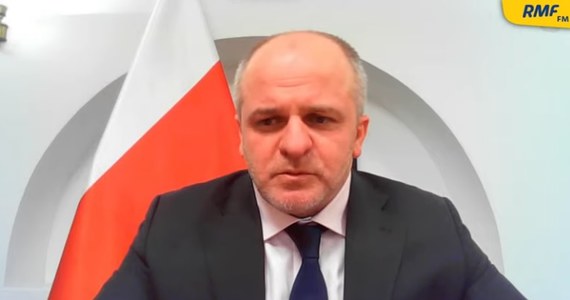 "Miedwiediew będzie siedział obok Putina w Hadze, tak samo Ławrow. Mają fioła na punkcie Polski od dawna" - mówił w Popołudniowej rozmowie w RMF FM Paweł Kowal. Czy opozycja poprze projekt zmian w konstytucji, dotyczący wydatków na armię i pozbawienia majątków rosyjskich oligarchów? "Nie ma dziś takiej sprawy, do której byśmy na poważnie nie podeszli. Zachęcam wielu polityków opozycji, żeby usiąść konstruktywnie do rozmów" - powiedział poseł Koalicji Obywatelskiej.