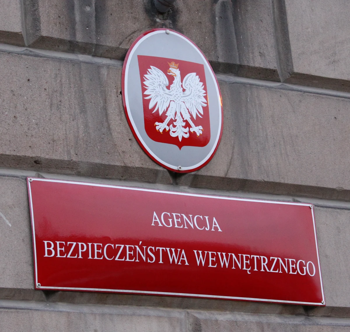 Prokuratura umorzyła śledztwo w sprawie śmierci funkcjonariusza ABW, pracującego w departamencie IV ochrony informacji niejawnych, majora Michała M., który w maju ub.r. wypadł z okna budynku – dowiedziała się "Rzeczpospolita”.