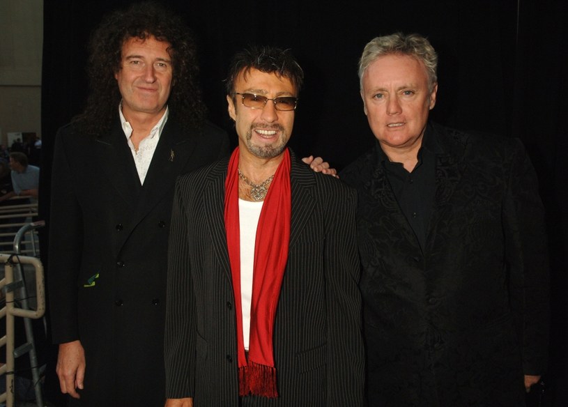 Queen + Paul Rodgers w 2008 roku zagrali koncert w Charkowie. Został on później wydany oficjalnie na różnych nośnikach, a teraz zdecydowano się go upublicznić na YouTube. Wszystko po to, by zebrać jak najwięcej funduszy na pomoc Ukrainie. W ciągu zaledwie 3 dni udało się zebrać ponad 5 milionów dolarów!
