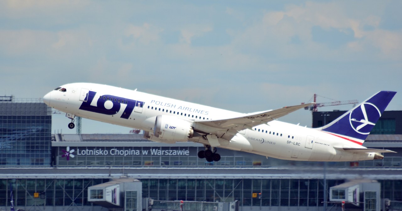 WiFi w samolotach LOT-u nadchodzi. Koniec z nudą w chmurach