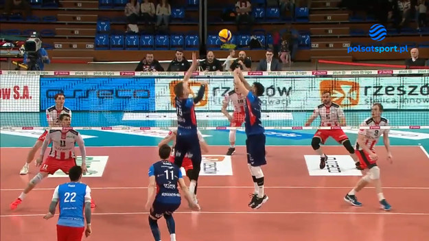 Skrót zaległego meczu 19. kolejki Asseco Resovia – Grupa Azoty ZAKSA Kędzierzyn-Koźle

Asseco Resovia Rzeszów:
Krulicki, Muzaj, Deroo, Kozamernik, Bucki, Kochanowski, Szerszeń, Drzyzga, Woicki, Buszek, Cebulj, Tammemaa, Krzyżak, Puczkowski, Curzytek, Kowalik
libero: Potera, Zatorski

Grupa Azoty ZAKSA Kędzierzyn-Koźle:
Kłęk, Kaczmarek, Kosian, Rejno, Janusz, Staszewski, Kluth, Kaciczak, Śliwka, Semeniuk, Smith, Kalembka, Kozłowski, Żaliński, Huber
libero: Majcherski, Shoji, Banach
