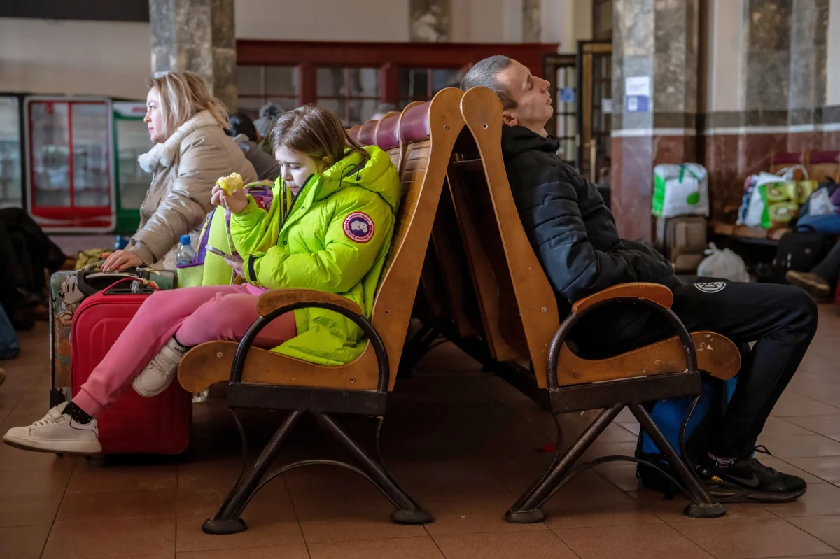 Łóżka w europejskich szpitalach dla najbardziej potrzebujących Ukraińców i dostęp dla dzieci do cyfrowej platformy edukacyjnej – to część unijnej odpowiedzi na napływ uciekinierów z Ukrainy – podaje "Rzeczpospolita".