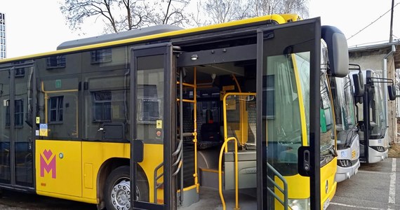Kilkanaście autobusów komunikacji miejskiej z województwa śląskiego trafi do Ukrainy. To reakcja samorządowców na apel mera Lwowa. Część autobusów ruszy w stronę granicy dziś, pozostałe jutro.