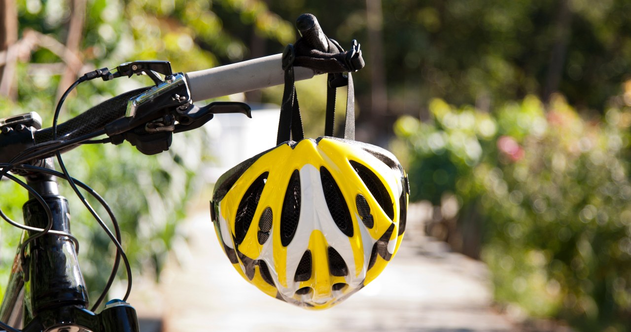 Kask na rowerze w Polsce. Co mówią przepisy i co zmieni się w 2026?