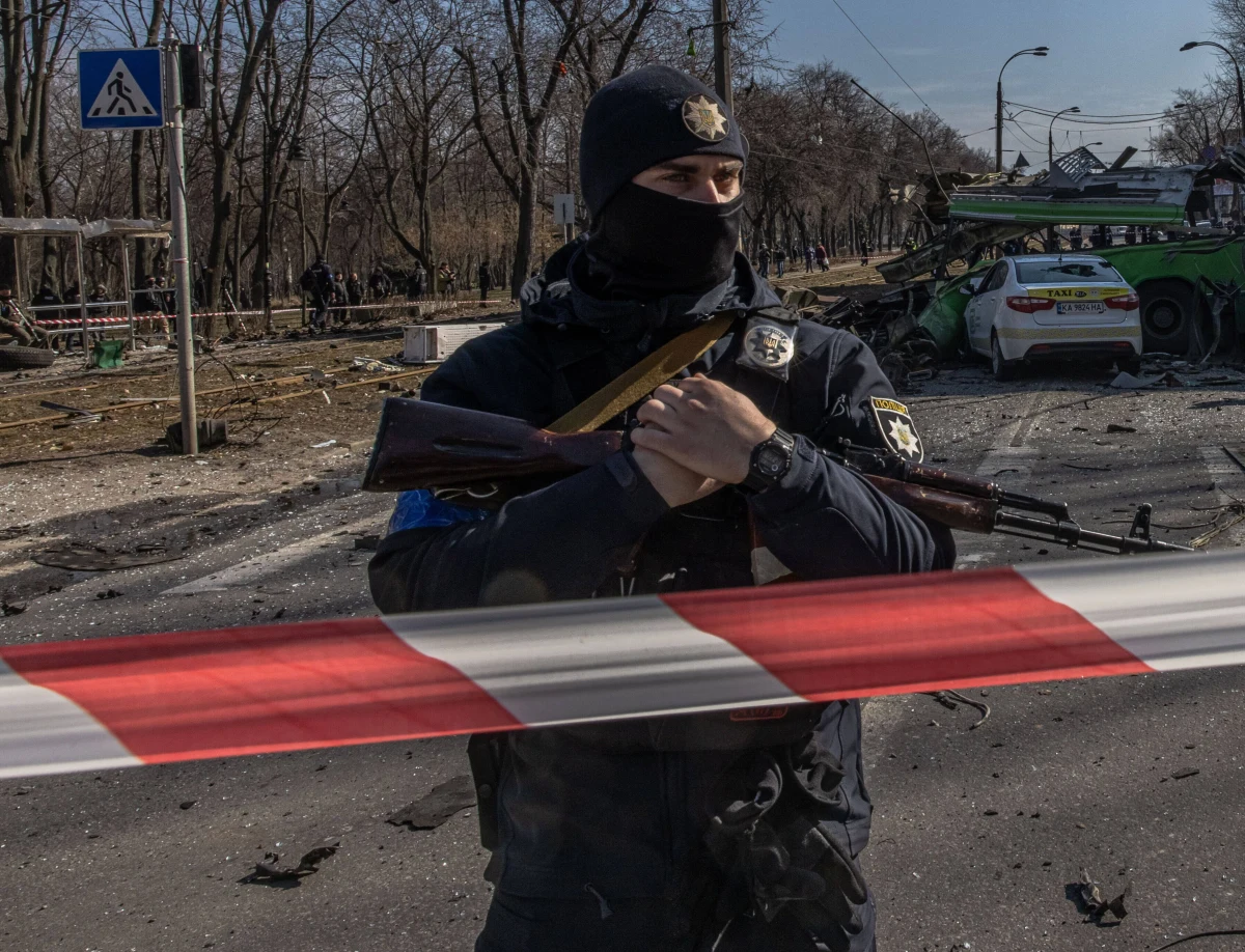 Podejrzany dron został zestrzelony przez ukraińską policję w Jaworowie, kilkanaście kilometrów od granicy z Polską. Na niebie zauważył go i zgłosił funkcjonariuszom jeden z mieszkańców.