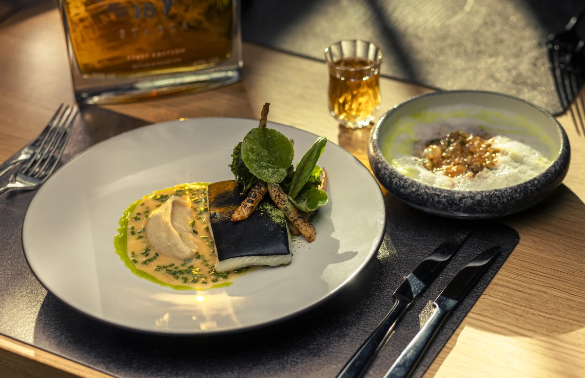 Jedzenie, które poprawia nastrój – to temat przewodni tegorocznej, wiosennej edycji festiwalu kulinarnego: Restaurant Week. W festiwalowym menu dania w stylu comfort food, a lista lokali gastronomicznych jest długa, bo to blisko 400 restauracji w 14 największych aglomeracjach w całej Polsce. Wydarzenie rusza 23 marca, a potrwa do 10 kwietnia.