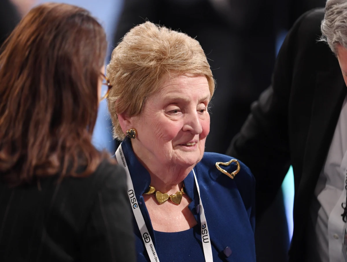 Nie żyje była szefowa dyplomacji USA Madeleine Albright. Zmarła w wieku 84 lat z powodu choroby nowotworowej - podała jej rodzina. Albright była pierwszą w historii kobietą na stanowisku sekretarza stanu USA.