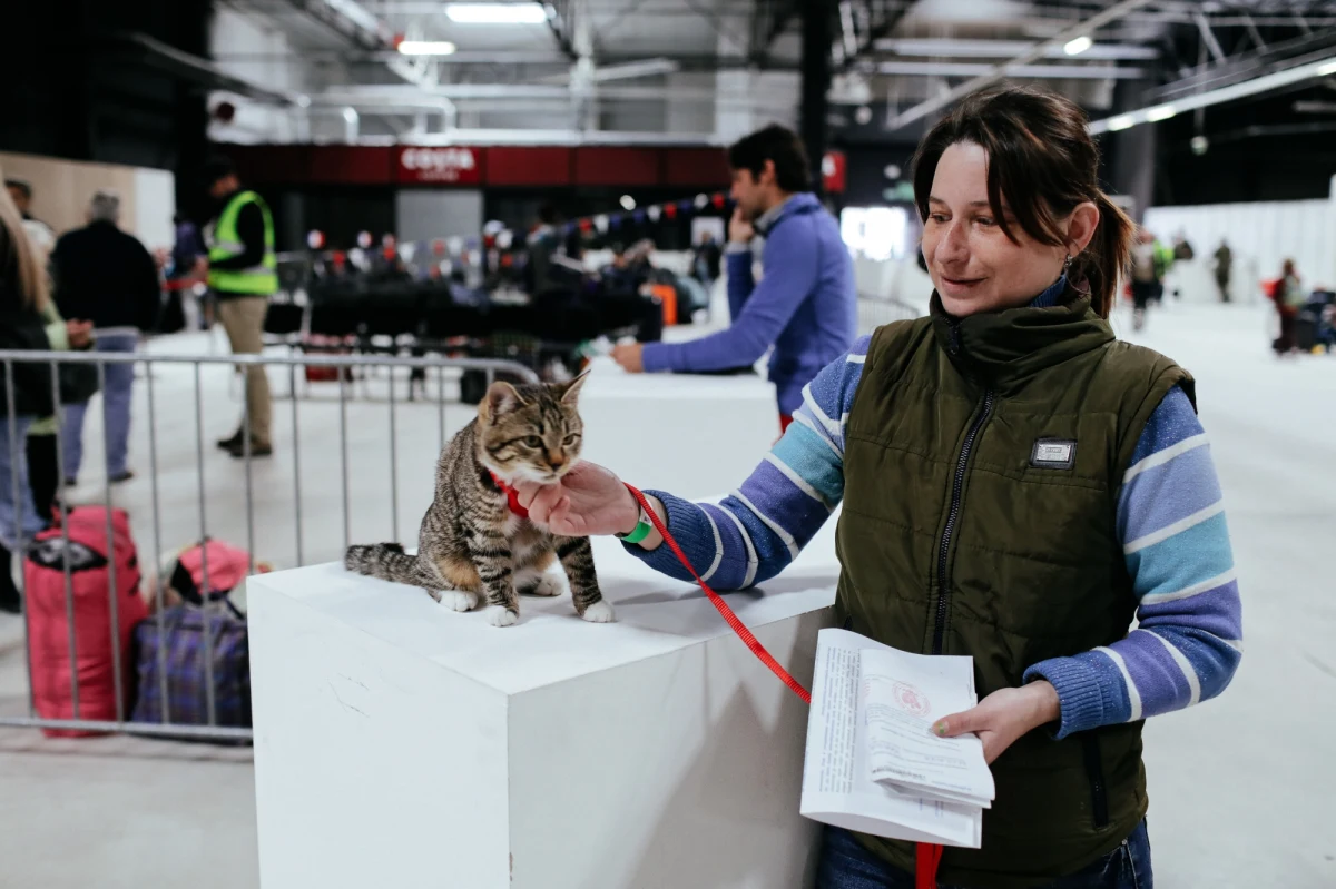 "Polacy udzielając niezwykłej pomocy uchodźcom wojennym z Ukrainy pokazują, że ludzkość ma też zdolność do czynienia dobra i nie ma lepszego sposobu na uhonorowanie tego niż przyznanie Polsce Pokojowej Nagrody Nobla" - pisze korespondent dziennika "Daily Telegraph" Matthew Day.