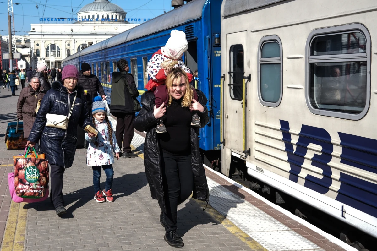 USA planują zgodzić się na przyjęcie do 100 tys. ukraińskich uchodźców uciekających przed rosyjską inwazją - poinformowała dziś agencja Reutera, opierając się na dwóch zaznajomionych ze sprawą źródłach.