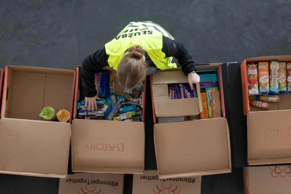 W Zakopanem kończy działanie miejski punkt  przy Al.3 Maja z darami od mieszkańców dla uchodźców z Ukrainy. Dary są jednak zbierane w kilku punktach, a potrzeby nadal są duże – mówią wolontariusze. 