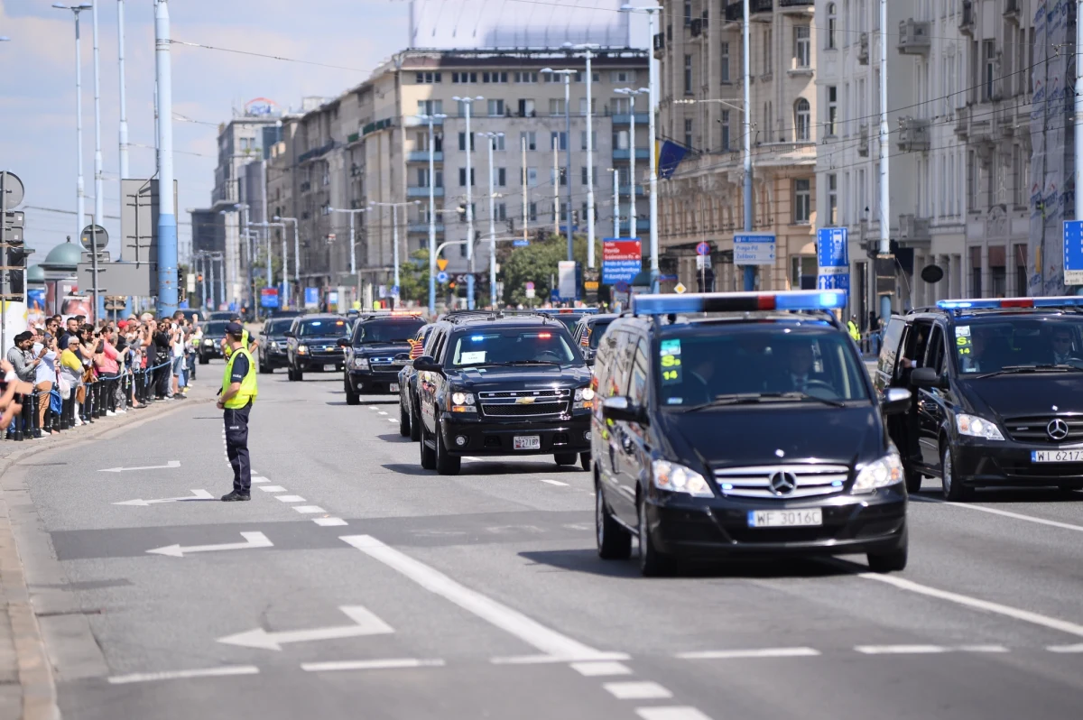 Policja zapowiada duże utrudnienia na ulicach Warszawy w związku z wizytą prezydenta Stanów Zjednoczonych Joe Bidena. Służby zalecają, by planując trasę przejazdu, omijać centrum miasta. Wizyta potrwa od piątku do soboty. 