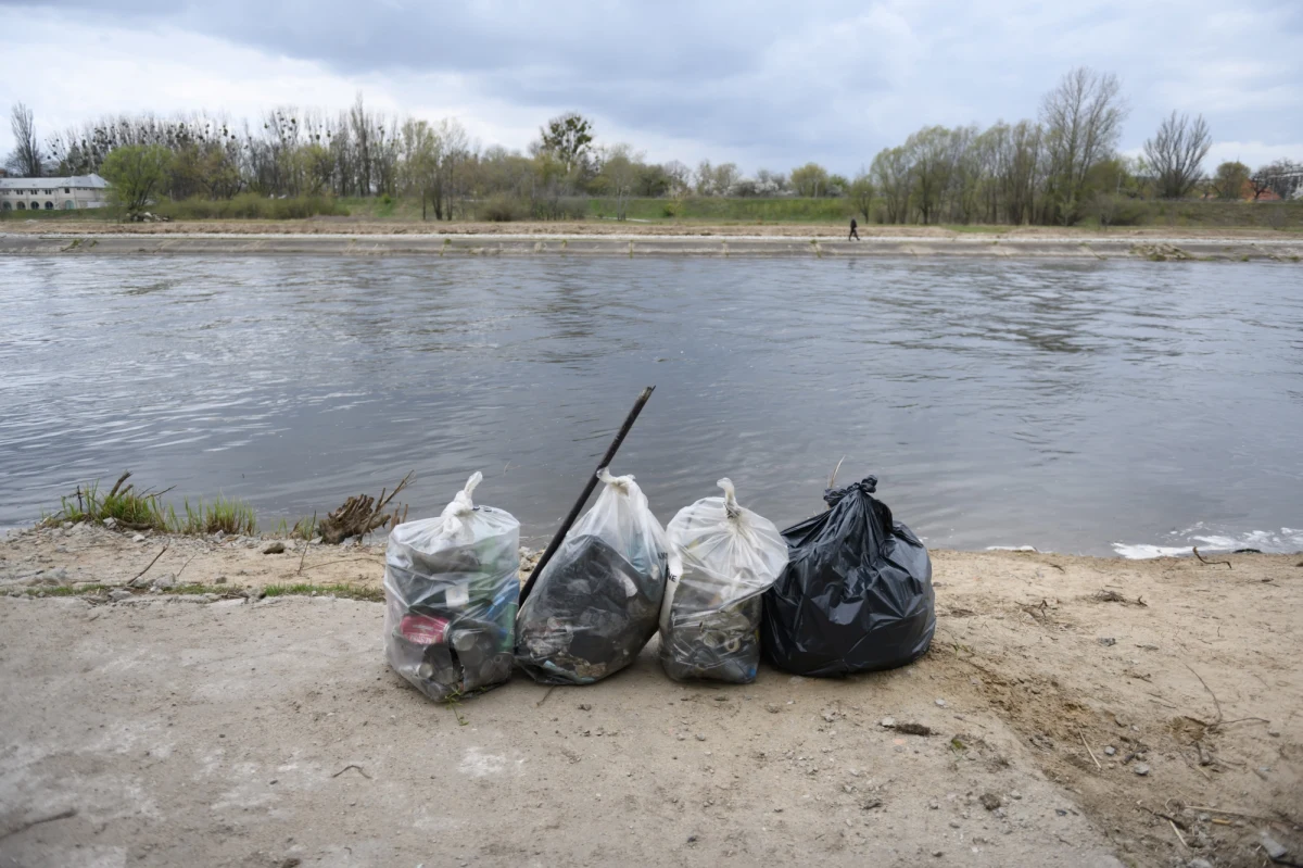 Nad Wartą będzie łatwiej zadbać o porządek. Od 1 kwietnia wzdłuż brzegów rzeki stanie 135 pojemników na odpady, które pomogą zachować czystość w tym rejonie. To ważne, bo w ciepłe dni brzegi Warty są popularnym miejscem wypoczynku.