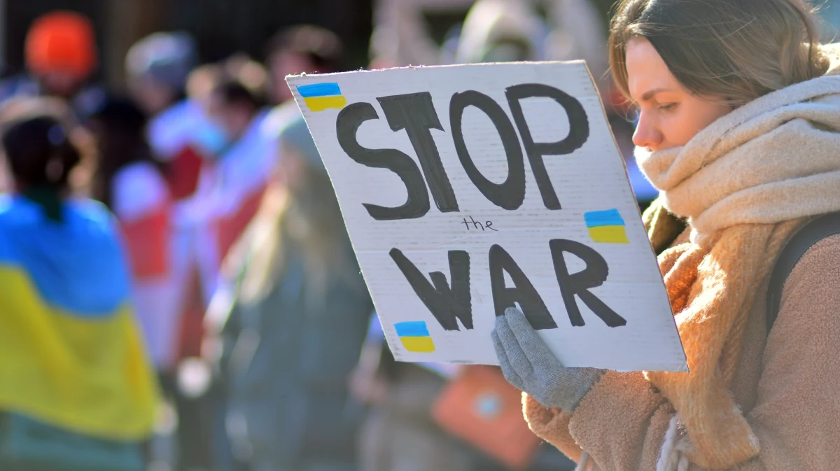 Solidarni z Ukrainą – STOP WOJNIE! – pod takim hasłem w piątek odbędzie się odbędzie się demonstracja antywojenna i wsparcia dla Ukrainy. Początek o godz. 19.00 na Piotrkowskiej 143 w Łodzi.