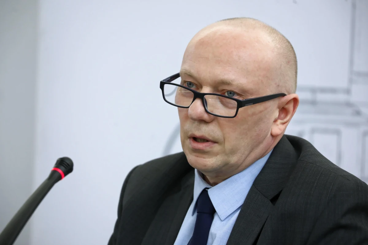 "Nie ma takiej możliwości, aby NATO bezpośrednio zaangażowało się w tę wojnę" - mówił o konflikcie trwającym na terenie Ukrainy gen. Piotr Pytel, były szef Służby Kontrwywiadu Wojskowego. "Jakiekolwiek komunikaty w stronę prezydenta Rosji w chwili obecnej nie mają większego znaczenia. To, co się liczy teraz, to realne działania" - podkreślał w specjalnym wydaniu Rozmowy w RMF FM.