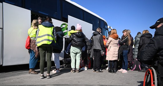 Klerycy z Metropolitalnego Greckokatolickiego Seminarium Duchownego w Lublinie zaangażowani są w pomoc uchodźcom przybywającym na dworzec kolejowy w Przemyślu (Podkarpackie). Udzielają się głównie jako tłumacze języka ukraińskiego, pomagają w niesieniu bagaży i w kierowaniu do punktów noclegowych.