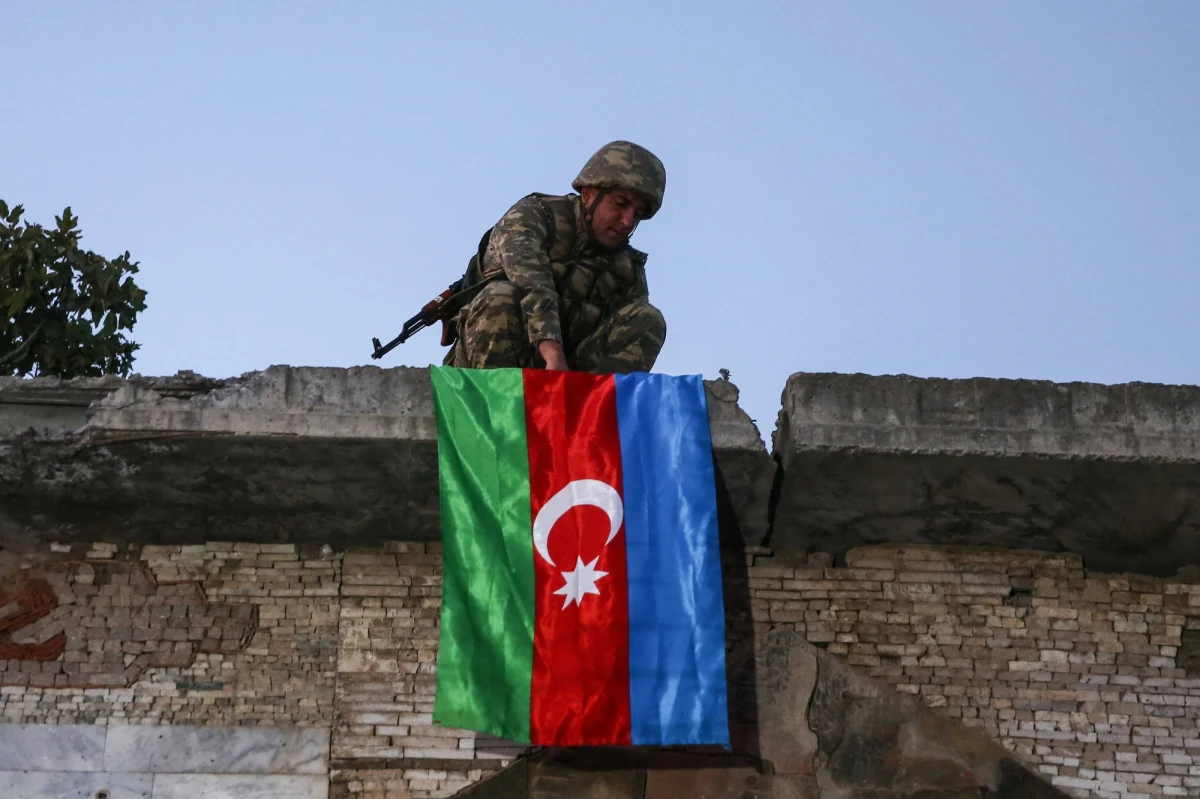 W Górskim Karabachu, w rejonie, który miały kontrolować rosyjskie siły pokojowe, pojawiły się wojska Azerbejdżanu – poinformowało ministerstwo spraw zagranicznych Armenii. „Sytuacja w Górskim Karabachu pozostaje napięta” – podkreślono.