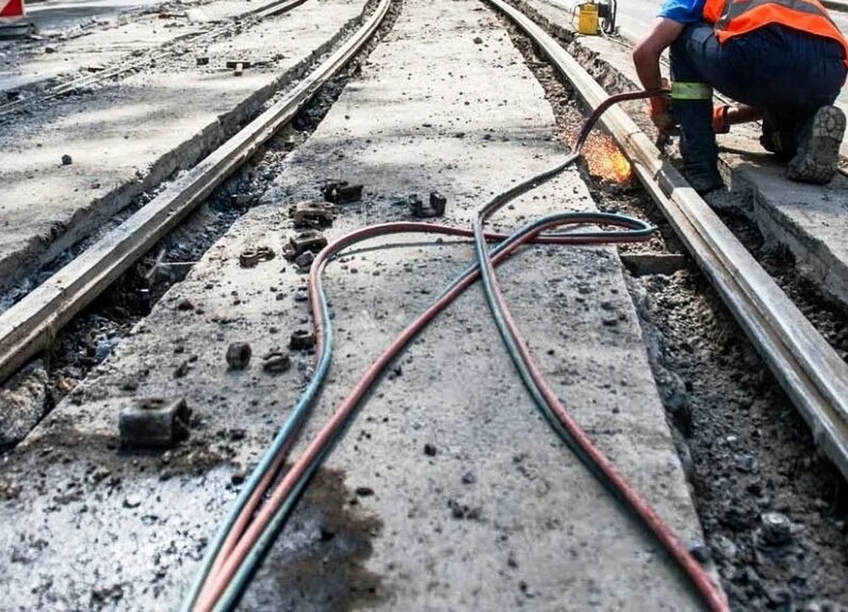 Dobra wiadomość dla krakowian. Po czterech miesiącach zakończył się remont torowiska tramwajowego na ulicy Zakopiańskiej. Od soboty na swoje stałe trasy wrócą linie tramwajowe: 8, 19 i 22.

