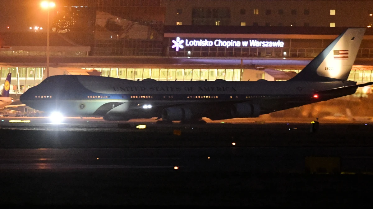 ​W piątek około godziny 18:40 w Warszawie wylądował Air Force One z prezydentem USA Joe Bidenem na pokładzie.