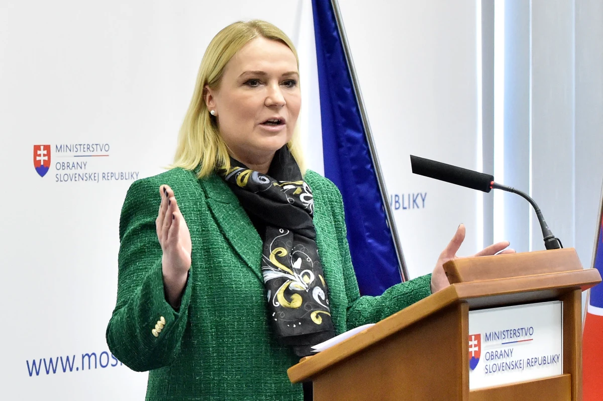 Minister obrony Czech Jana Czernochova powiadomiła, że nie pojedzie na odbywające się w przyszłym tygodniu spotkanie szefów resortów obrony państw Grupy Wyszehradzkiej na Węgrzech. Zaznaczyła, że nie chce brać udziału w kampanii wyborczej na Węgrzech i skrytykowała podejście tego kraju do wojny na Ukrainie.