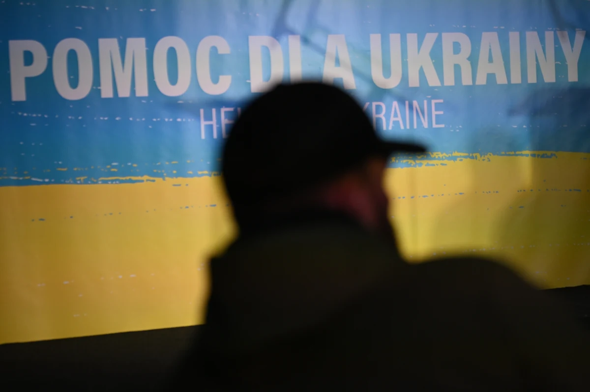 Punkty zbiórki darów dla ukraińskich uchodźców w filiach Rzeszowskiego Domu Kultury (RDK) przestają działać. Od poniedziałku dary będzie można dostarczać do Centrum Pomocy Ukrainie przy ul. Akademickiej 8. W mieście uruchomiony zostanie także doraźny punkt pomocy.
