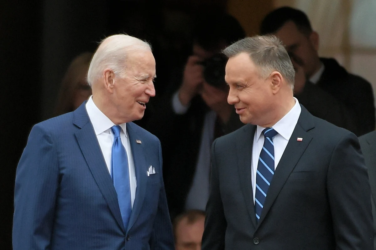 "Stabilizacja w Europie jest niezmiernie ważna dla interesów USA" - powiedział prezydent Stanów Zjednoczonych Joe Biden po spotkaniu z prezydentem Polski Andrzejem Dudą. Jak podkreślał Duda, "mimo trudnych czasów relacje Polski z USA kwitną".