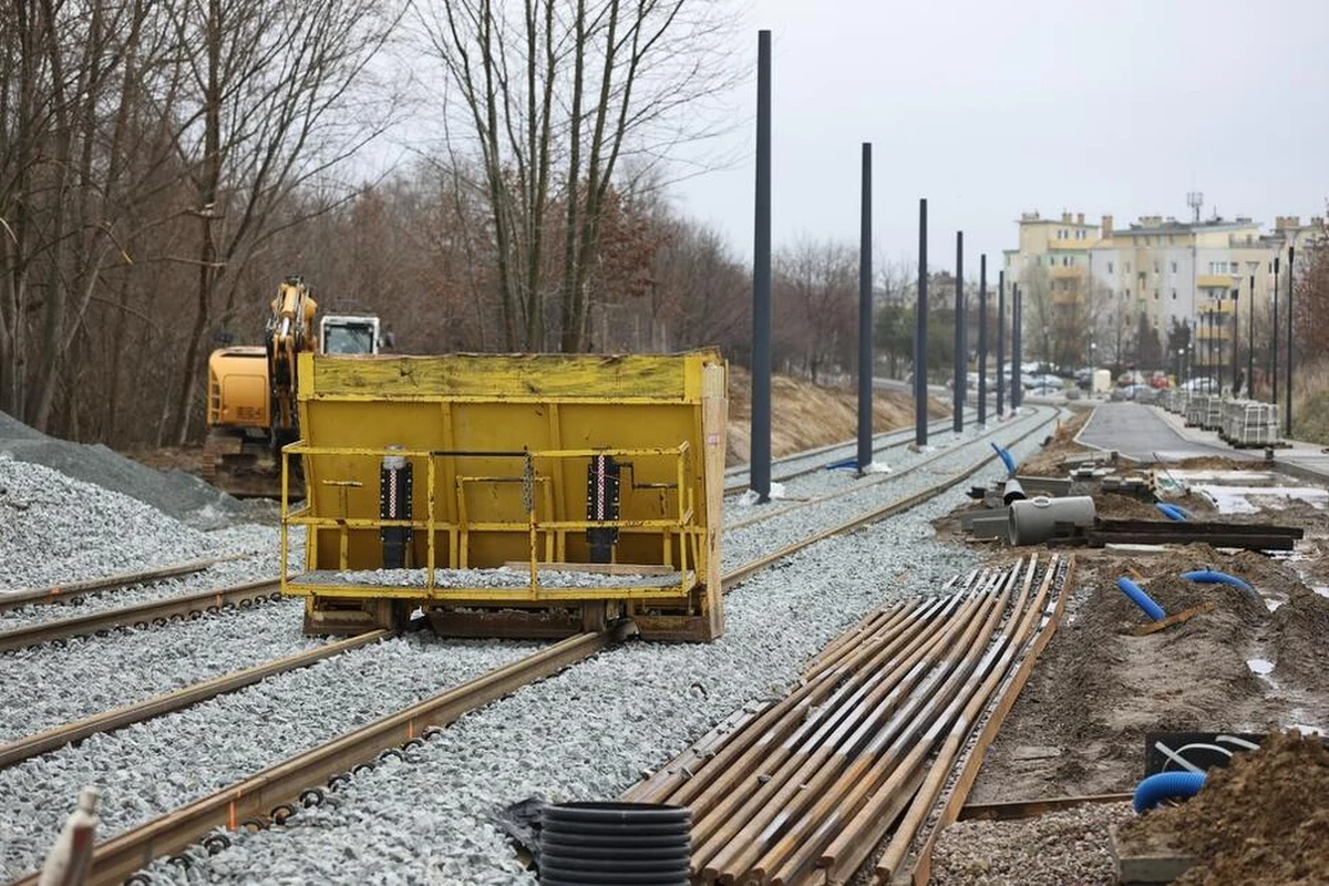 Kolejne utrudnienia drogowe od wtorku czekają kierowców w Gdańsku. Na ul. Piotrkowskiej będzie obowiązywał ruch wahadłowy. Zmiany w organizacji ruchu związane są z budową trasy Nowa Warszawska.