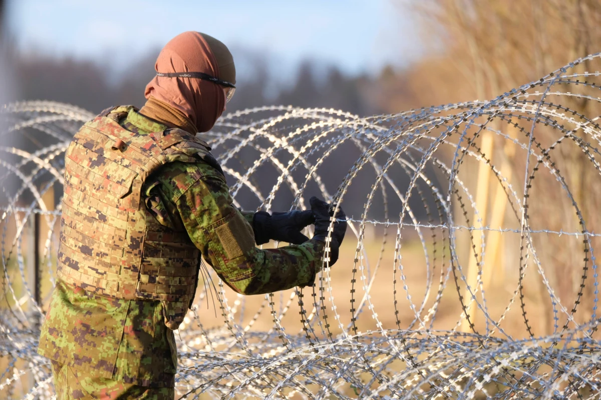 ​Minister spraw wewnętrznych Estonii ostrzega, że Rosja stara się zwerbować szpiegów, którzy mieliby informować o sytuacji na granicy między dwoma krajami - informuje "The Times". Kreml chce dowiedzieć się, jak można potajemnie pokonać przejście. 