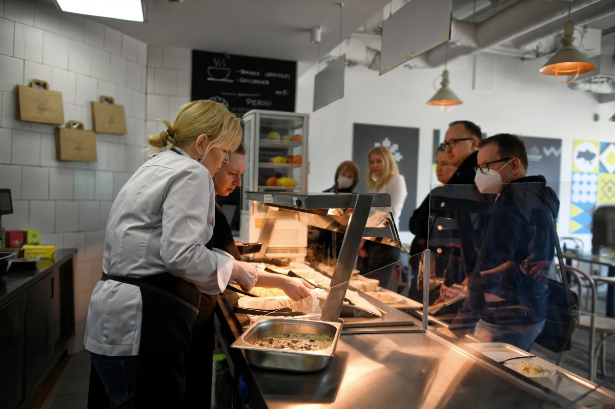 Garmaż od Ukrainek. Tak nazywa się nowa restauracja w Warszawie, w której pracują tylko ukraińscy uchodźcy.