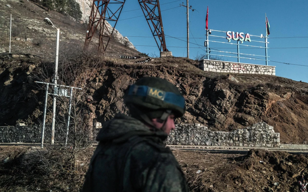 ​Rosyjskie ministerstwo obrony stwierdziło, że sytuacja w Górskim Karabachu, gdzie doszło w ostatnich dniach do eskalacji, została "ustabilizowana" przez siły pokojowe. Azerbejdżan natomiast przekazał, że twierdzenia rosyjskich wojskowych nie są prawdziwe i jego armia "w pełni kontroluje sytuację operacyjną" w zajętej osadzie.