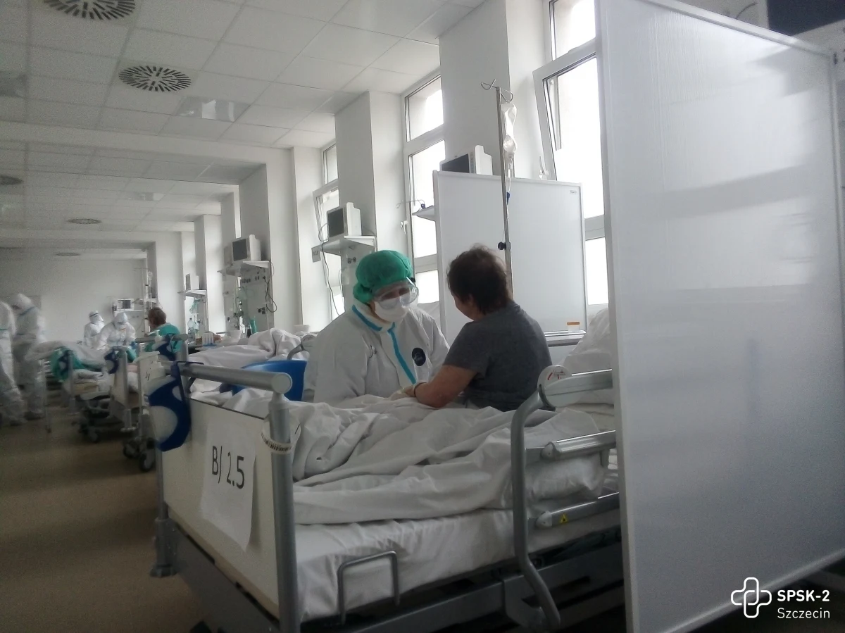 Z końcem marca kończy działalność Szpital Tymczasowy przy szpitalu klinicznym nr 2 na Pomorzanach w Szczecinie. Ostatni pacjent chory na Covid-19 został przyjęty tu w połowie marca. Teraz trwa wygaszanie działalności placówki.