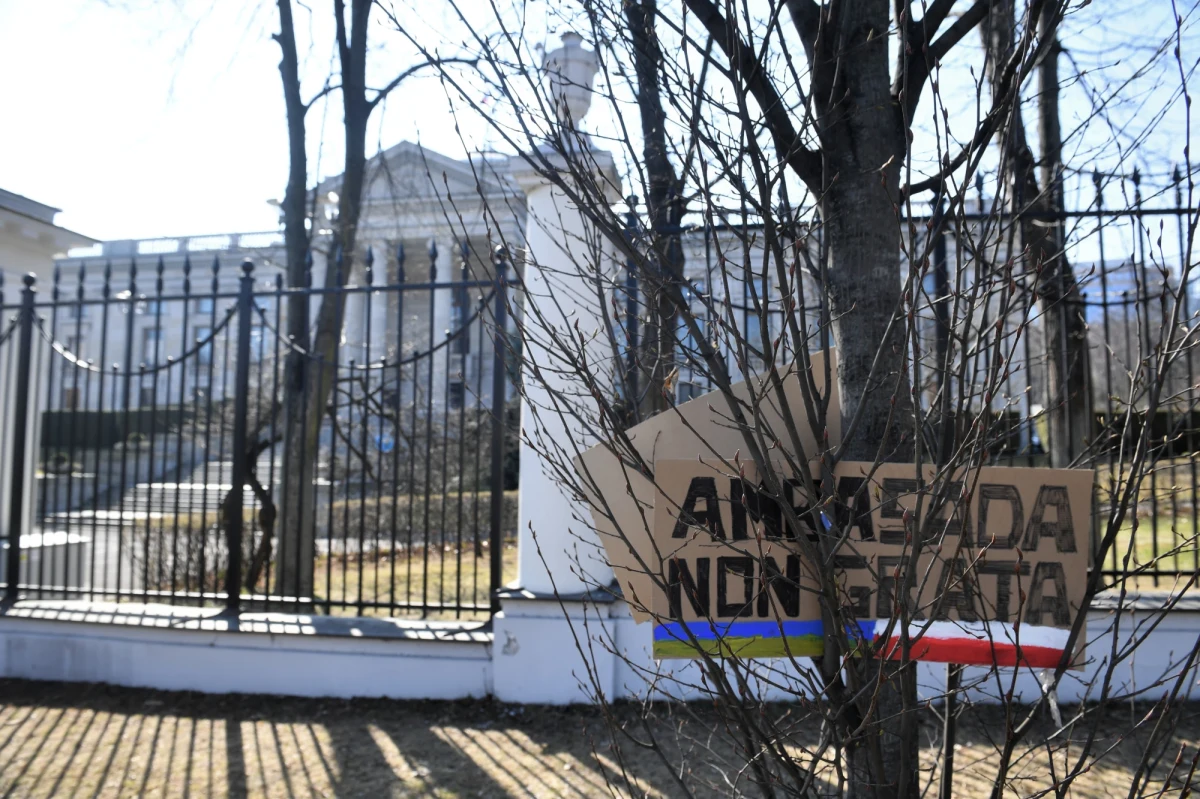 Wszyscy rosyjscy dyplomaci, którzy dostali polecenie wyjazdu z Polski, opuścili już terytorium RP. Taką informację Ministerstwo Spraw Zagranicznych otrzymało od ambasadora Rosji w Polsce Siergieja Andriejewa. 