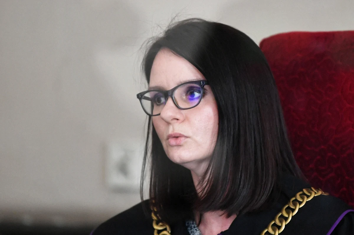 Wnuk prezydenta Lecha Wałęsy jest jednym z trzech mężczyzn, którzy w poniedziałek usłyszeli wyrok Sądu Rejonowego w Gdańsku w sprawie pobicia z rozbojem dwóch szwedzkich turystów. Do zdarzenia miało dojść w 2018 roku. Bartłomiej W. ma trafić na 4 lata do więzienia.