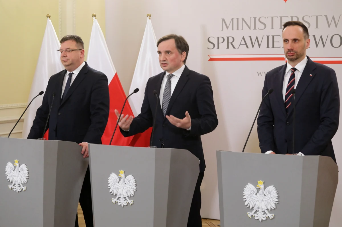 Zbigniew Ziobro oznajmił, że jego ugrupowanie na najbliższej Radzie Ministrów złoży wniosek o zmianę strategii energetycznej Polski do 2040 roku. Szef Ministerstwa Sprawiedliwości wytłumaczył, że Solidarnej Polsce zależy na oparciu polskiej energetyki na najnowocześniejszych technologiach energetyki węglowej.