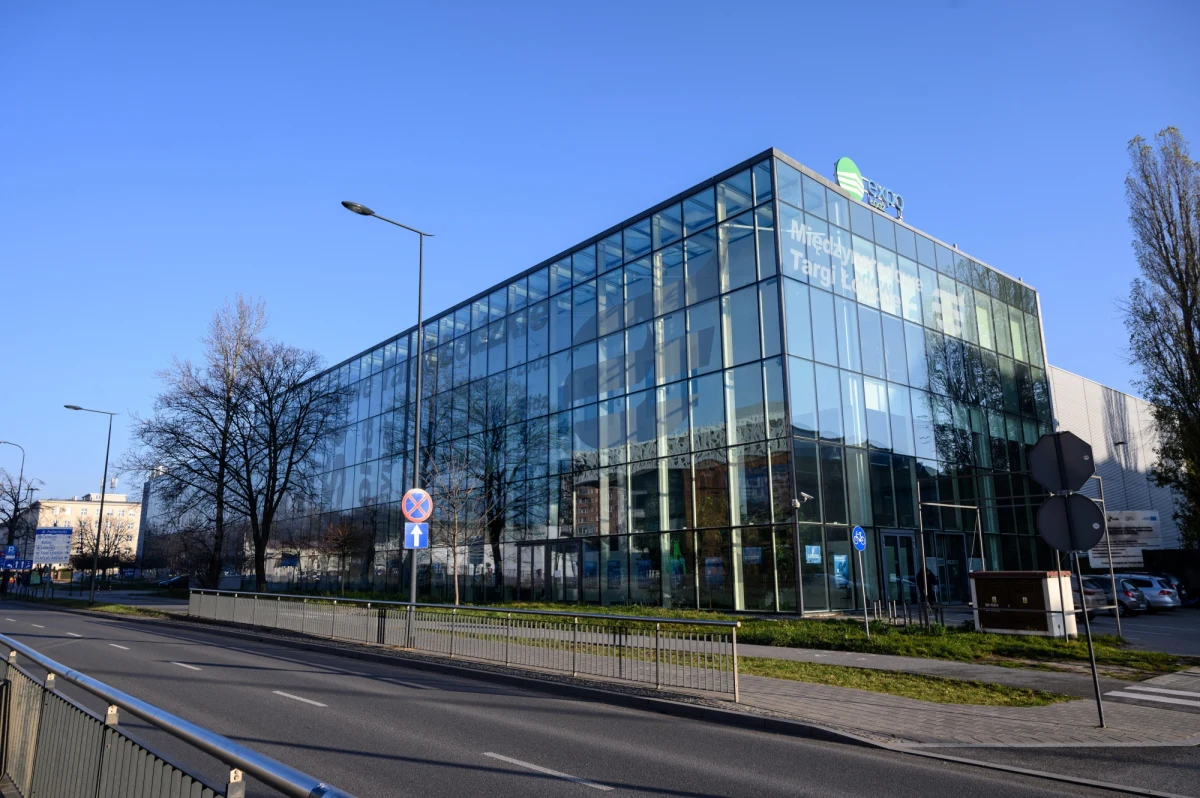 ​Ze względu na poprawiającą się sytuację epidemiczną wojewoda łódzki zadecydował o likwidacji szpitala tymczasowego w hali Expo w Łodzi. Ostatni pacjent opuścił placówkę 20 marca. Trwają prace demontażowe - napisano w komunikacie służb prasowych wojewody.