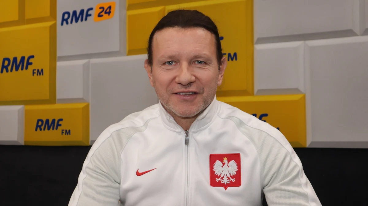 Dzisiejszy mecz Polaków ze Szwedami nie będzie widowiskiem. Szwedzi to zespół, który gra pragmatycznie. To będzie mecz żelaznej, taktycznej konsekwencji. I ta drużyna, która popełni jeden błąd mniej wygra – mówił w Rozmowie w południe w RMF FM były piłkarz Radosław Majdan.