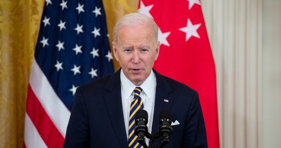 "Zobaczymy, czy Rosja zrobi to, co zapowiedziała" - powiedział prezydent USA Joe Biden, komentując rosyjską zapowiedź ograniczenia działań pod Kijowem i Czernihowem. Podkreślił, że USA będą kontynuować wspieranie Ukrainy oraz nakładanie sankcji.