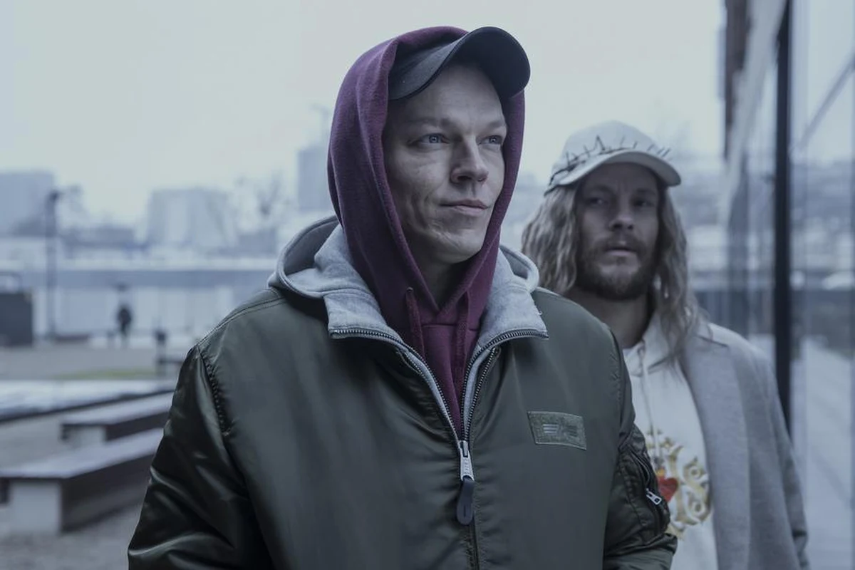 Podziały klasowe i ekonomiczne, kryzysy tożsamościowe, kompulsywne relacje, emocjonalne deficyty i pogoń za miłością to tematy, które bierze pod lupę młode kino. Konkurs Główny „Wytyczanie Drogi” pokazuje najciekawsze debiuty i drugie filmy reżyserek i reżyserów z całego świata. Wśród nich znaleźli się „Inni ludzie” Aleksandry Terpińskiej. Kto otrzyma Krakowską Nagrodę Filmową, dowiemy się już 7 maja podczas gali zamknięcia 15.Mastercard OFF CAMERA.