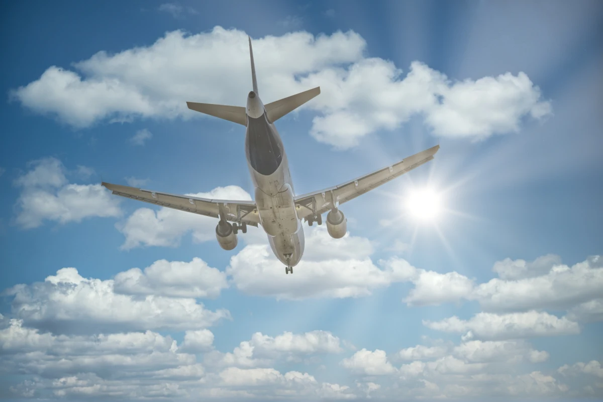 Dotychczas z podrzeszowskiego lotniska w Jasionce odbyło się 35 lotów ewakuacyjnych z osobami, które uciekły przed wojną w Ukrainie. Samoloty z Podkarpacia latały m.in. do Indii i Hiszpanii.

