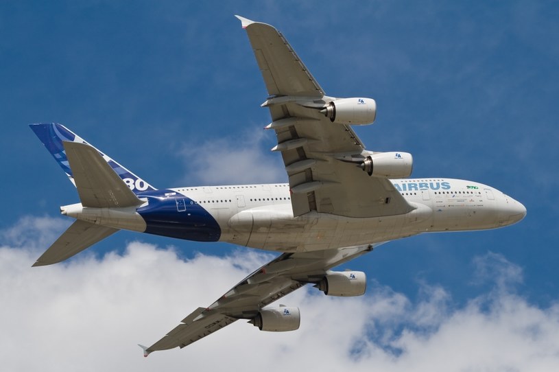 Airbus poinformował, że przeprowadził test biopaliwa podczas lotu swojego największego samolotu. Paliwo pochodzi ze zużytego oleju roślinnego.