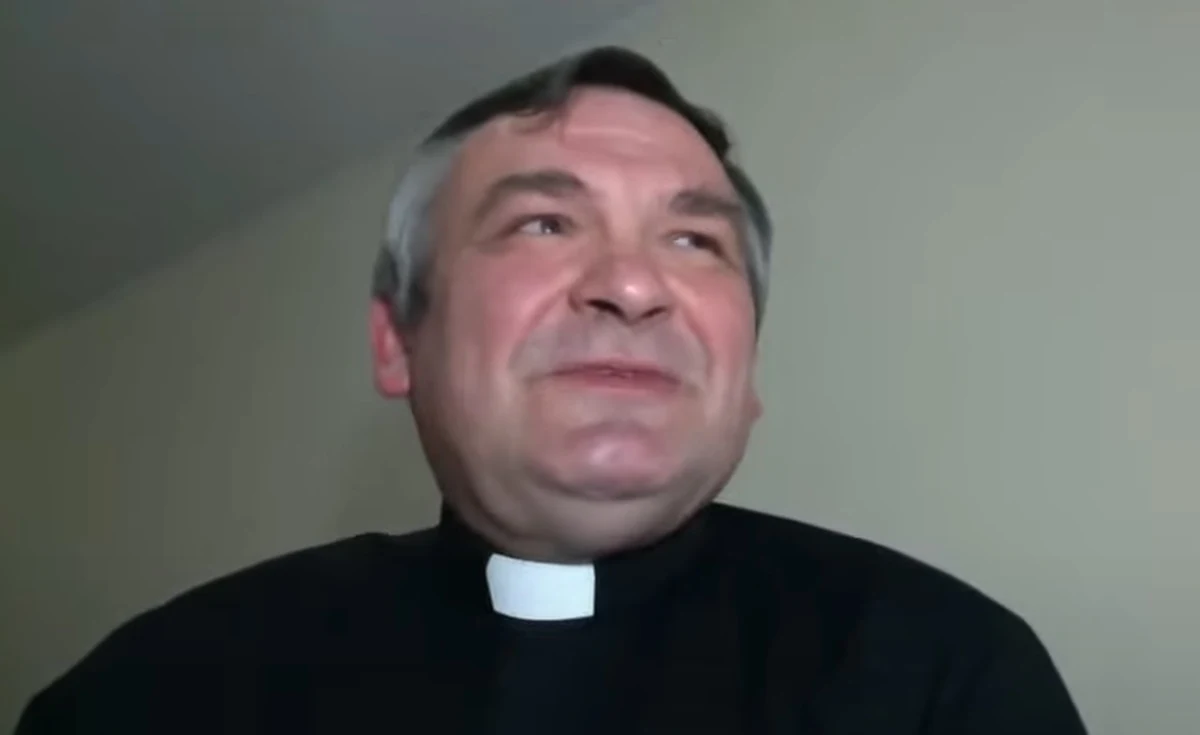 "Mieszkańcy naszego domu, kiedy słyszą alarmy, nie są już tak bardzo przerażeni. Lwów jest najmniej niebezpiecznym miastem na Ukrainie, chociaż były ataki" - mówił w Popołudniowej rozmowie w RMF FM ks. Grzegorz Draus, proboszcz parafii św. Jana Pawła II w Sokolnikach pod Lwowem. "Nie mam gdzie schować się do schronu, mam takie wytłumaczenie. Na coś trzeba umrzeć" - powiedział gość Tomasza Terlikowskiego.