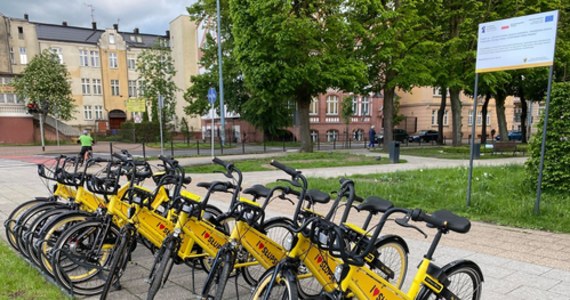 Od jutra znowu będzie można wypożyczyć miejski rower w Słupsku. Zasady są takie same jak w roku ubiegłym. Do dyspozycji mieszkańców będzie  100 jednośladów oraz 20 stacji.