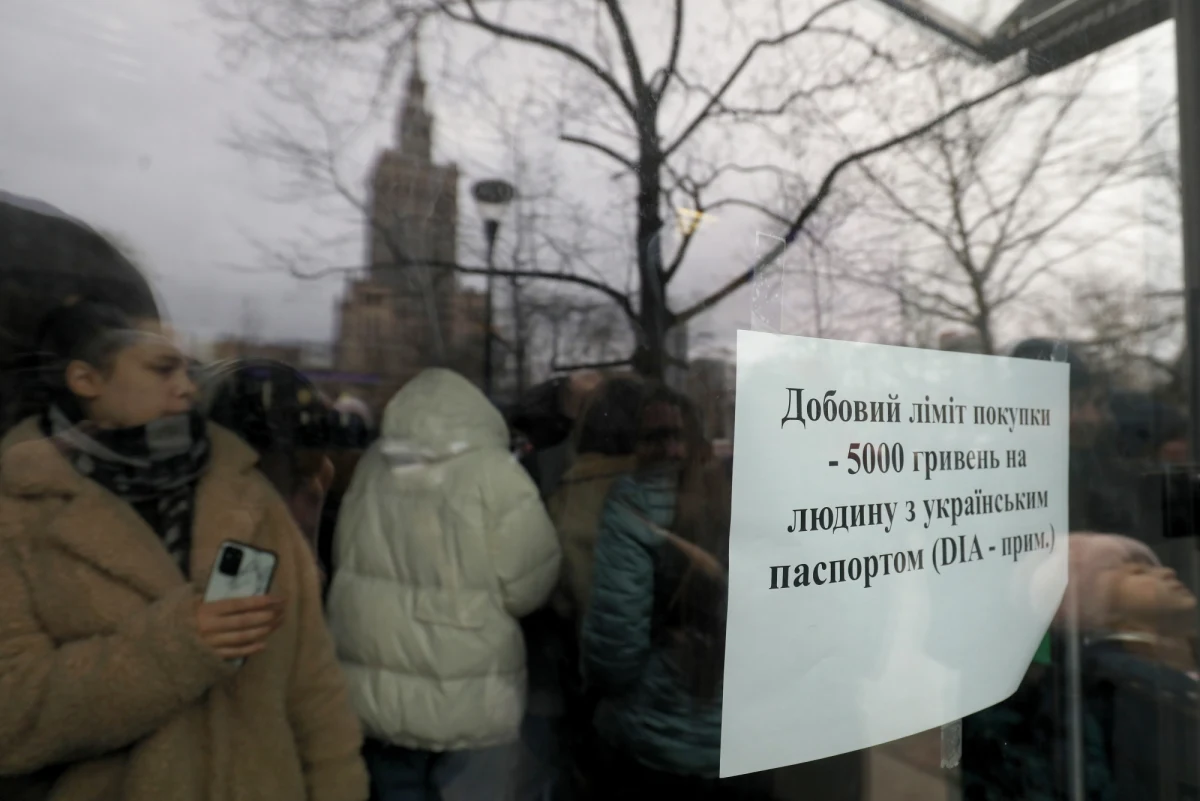 Ponad 13 tysięcy uchodźców z Ukrainy skorzystało do tej pory z interwencyjnego skupu hrywien - informuje Narodowy Bank Polski. Jest to możliwe od trzech dni. 
