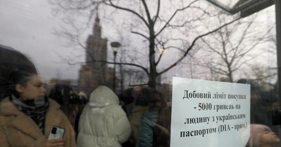 Ponad 13 tysięcy uchodźców z Ukrainy skorzystało do tej pory z interwencyjnego skupu hrywien - informuje Narodowy Bank Polski. Jest to możliwe od trzech dni. 