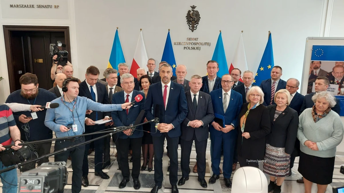 Senatorowie Prawa i Sprawiedliwości złożyli dziś wniosek o odwołanie z funkcji marszałka Senatu Tomasza Grodzkiego. Wniosek związany jest z wypowiedzią Grodzkiego skierowaną do Rady Najwyższej Ukrainy. Kandydatem PiS na nowego marszałka jest jej obecny wicemarszałek, Marek Pęk.