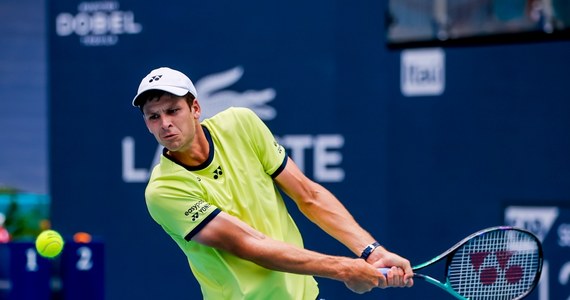 Hubert Hurkacz wygrał z najwyżej rozstawionym Rosjaninem Daniiłem Miedwiediewem 7:6 (9-7), 6:3 w ćwierćfinale tenisowego turnieju ATP Masters 1000 na kortach twardych w Miami.