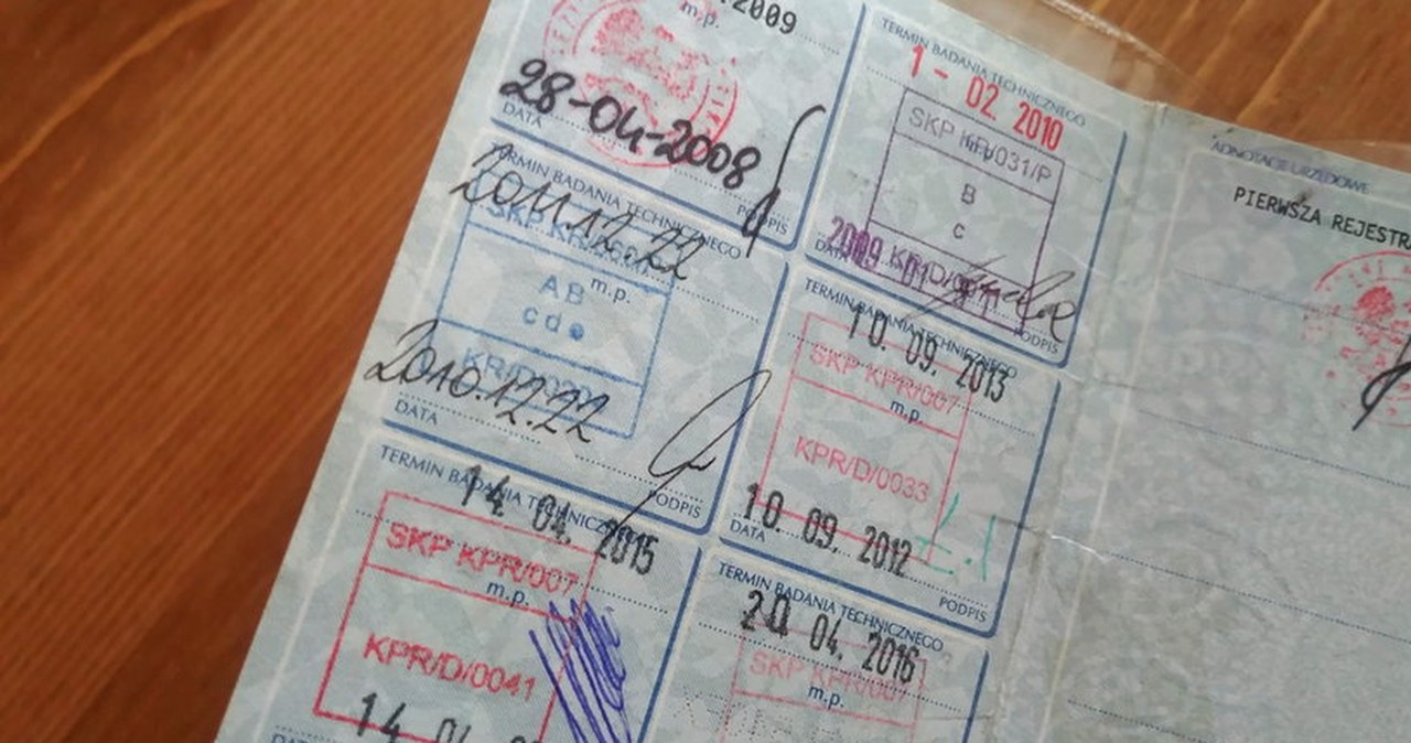 Lepiej zerknij do dowodu rejestracyjnego. Kara za brak przeglądu jest