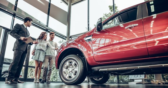 W ciągu ostatnich czterech lat średnia cena nowego samochodu wzrosła o ponad 40 proc. i końca podwyżek nie widać - pisze w piątek "Puls Biznesu".