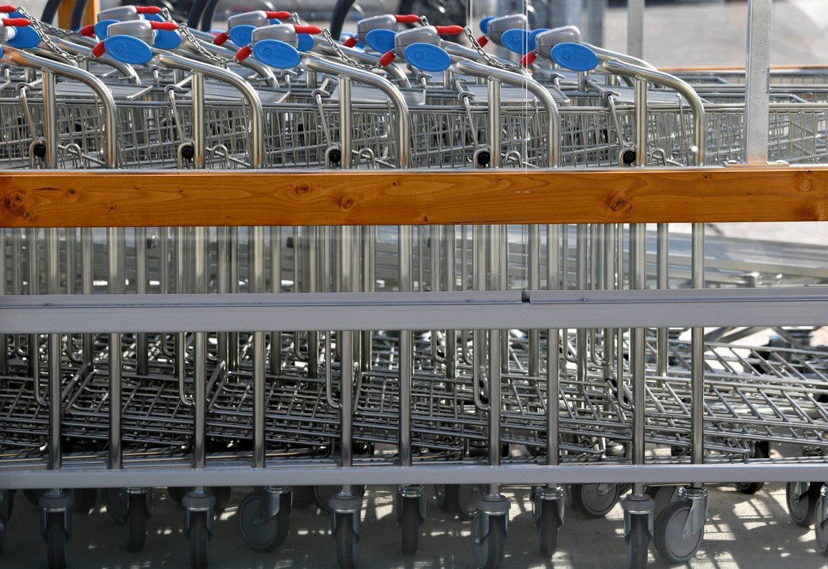 Ogromny napływ uchodźców ze wschodu już widać w wynikach sprzedaży, a to dopiero początek. Po wzroście w żywności na ożywienie liczą także placówki gastronomiczne czy sklepy odzieżowe - pisze piątkowa "Rzeczpospolita".
