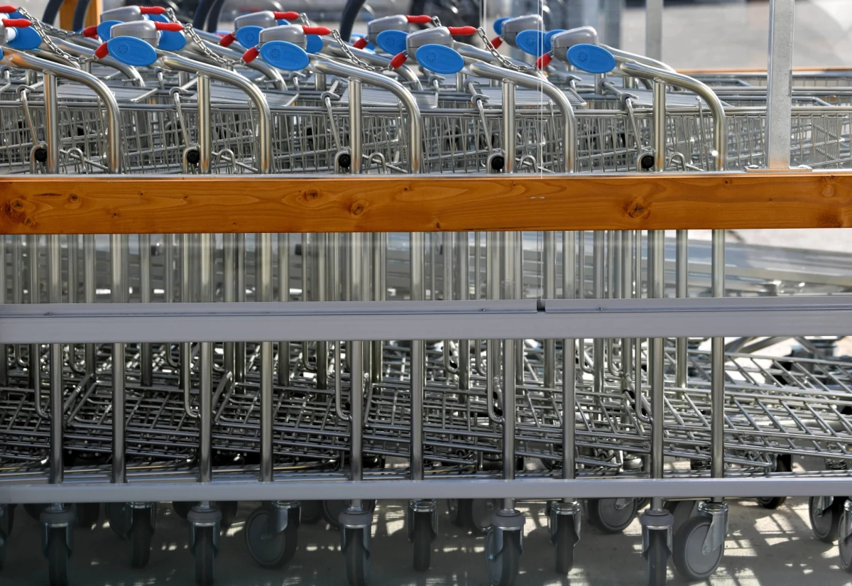 Ogromny napływ uchodźców ze wschodu już widać w wynikach sprzedaży, a to dopiero początek. Po wzroście w żywności na ożywienie liczą także placówki gastronomiczne czy sklepy odzieżowe - pisze piątkowa "Rzeczpospolita".
